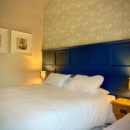 Crown & Anchor Hotell Woking Exteriör bild
