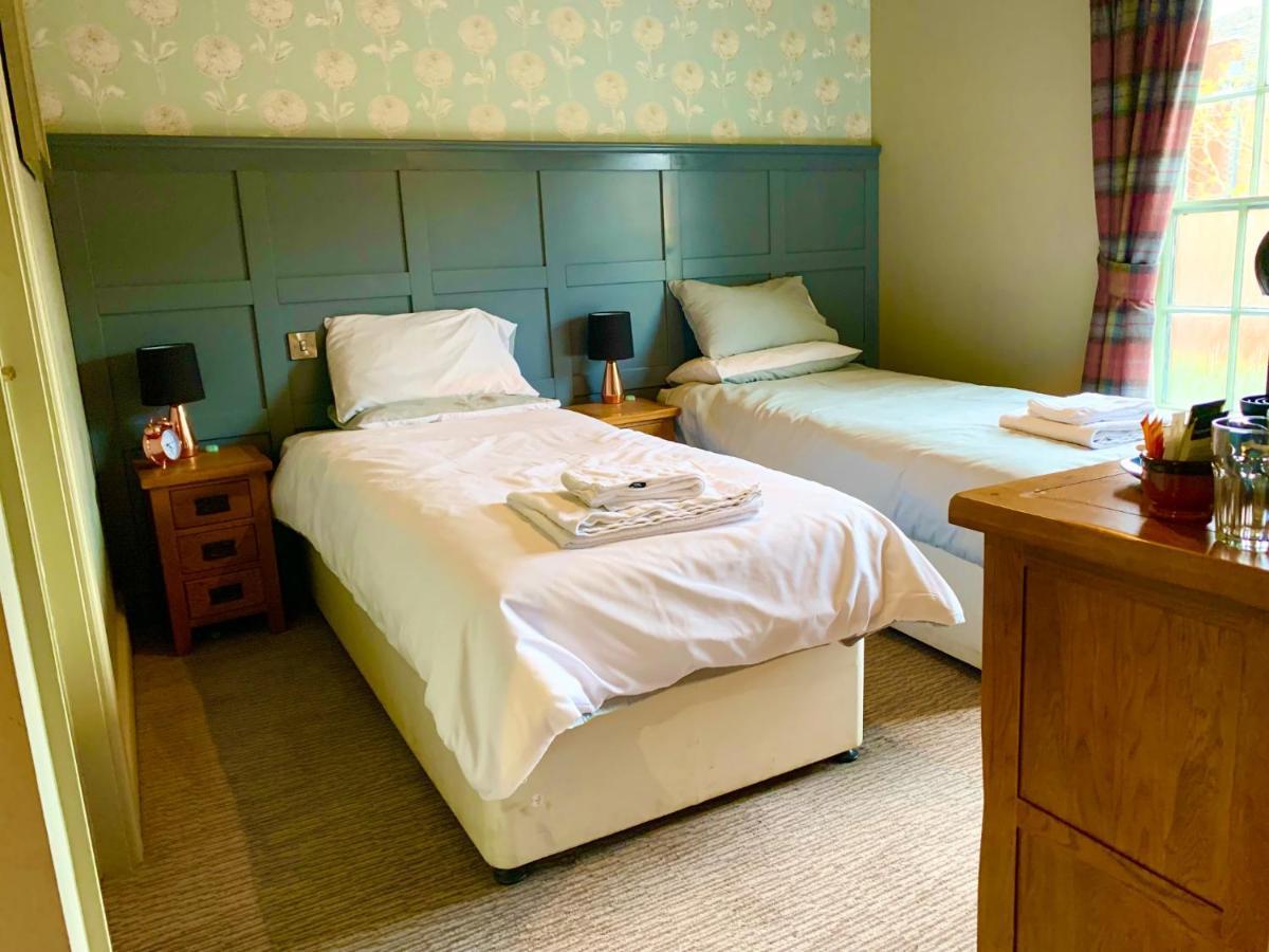 Crown & Anchor Hotell Woking Exteriör bild
