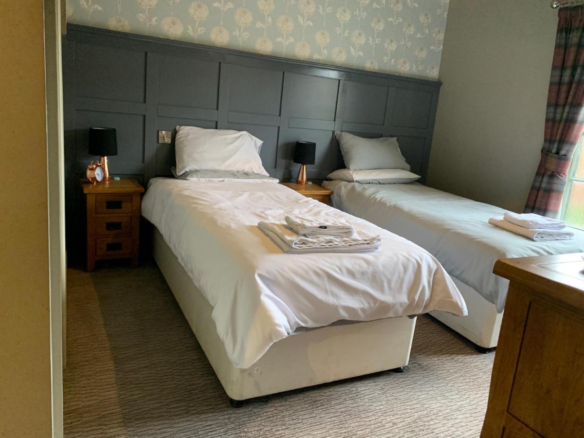 Crown & Anchor Hotell Woking Exteriör bild