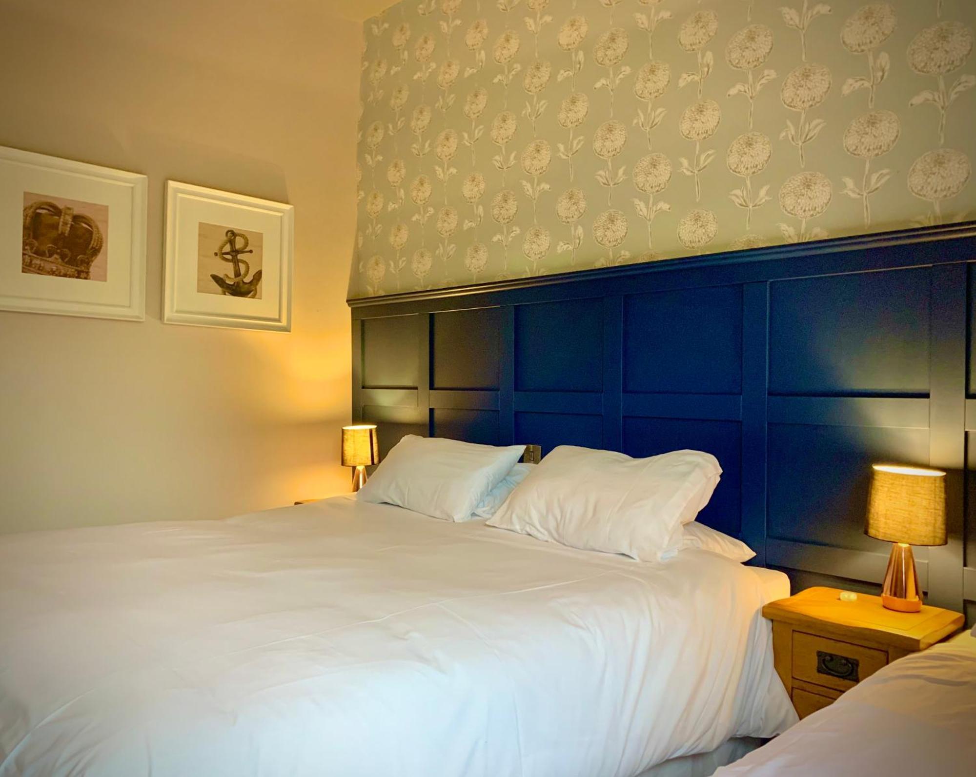 Crown & Anchor Hotell Woking Exteriör bild