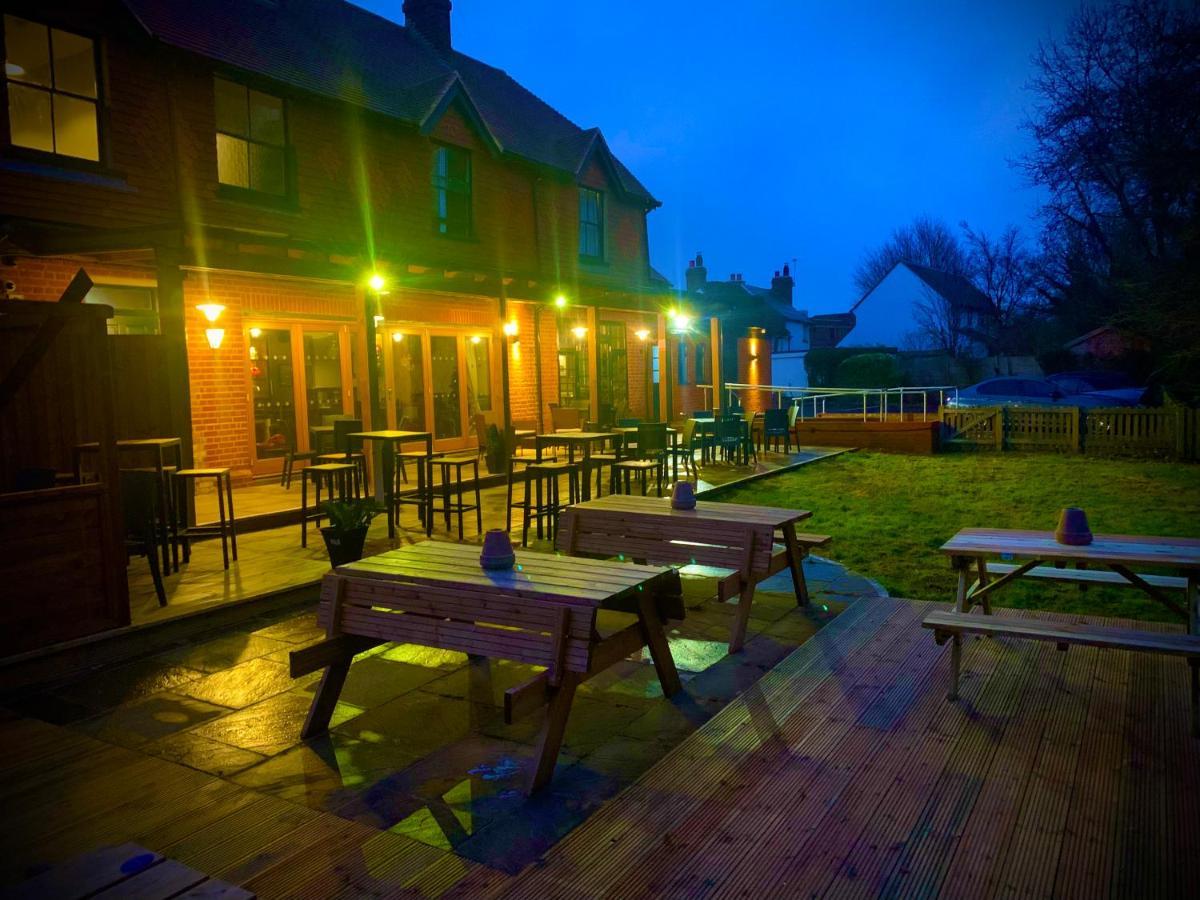 Crown & Anchor Hotell Woking Exteriör bild
